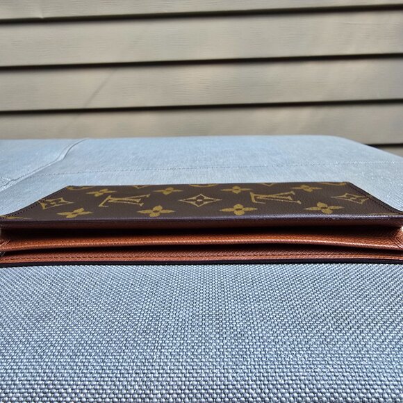 Louis Vuitton Long Card Monogram Wallet - Picture 4 of 10